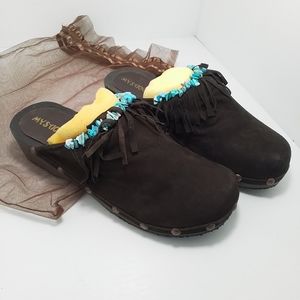 Mystique Boutique Clogs Dark Brown Suede Fringe With Turquoise Stones Size 8